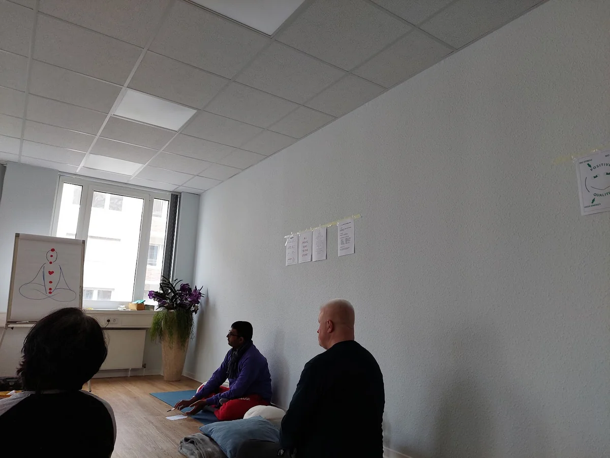 Art Of Living Frankfurt Center — photo 3